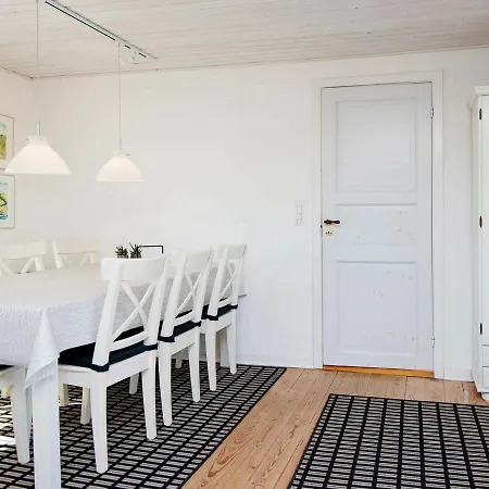 Hébergement de vacances 5 Person Holiday In R M *